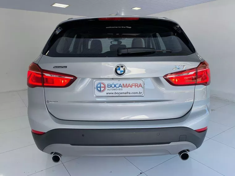 BMW X1 Prata 4