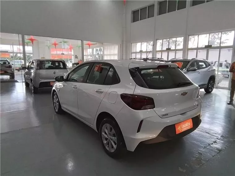 Chevrolet Onix Branco 7