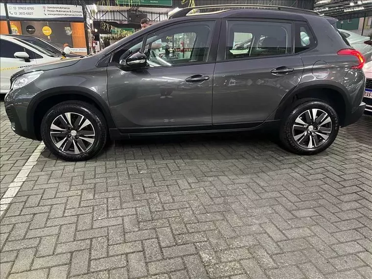 Peugeot 2008 Cinza 4