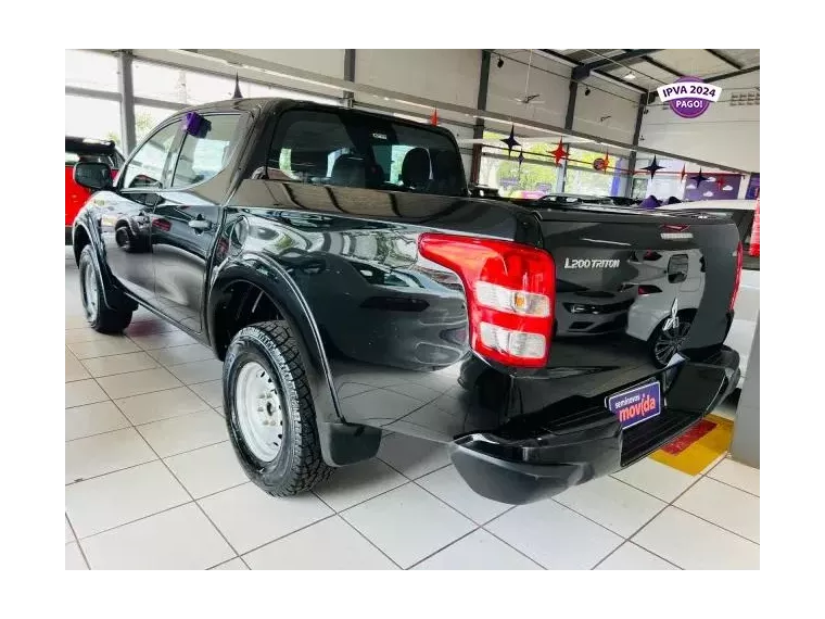 Mitsubishi L200 Preto 2