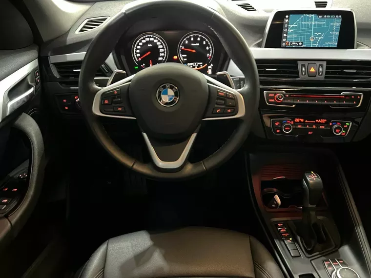 BMW X1 Prata 8