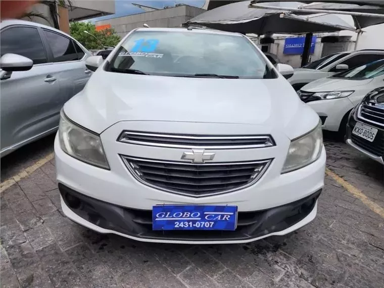 Chevrolet Onix Branco 7