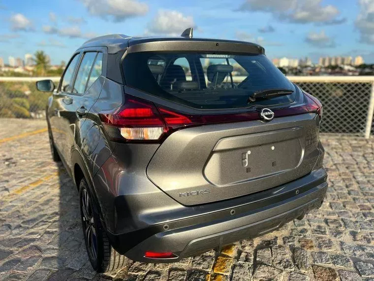 Nissan Kicks Cinza 12