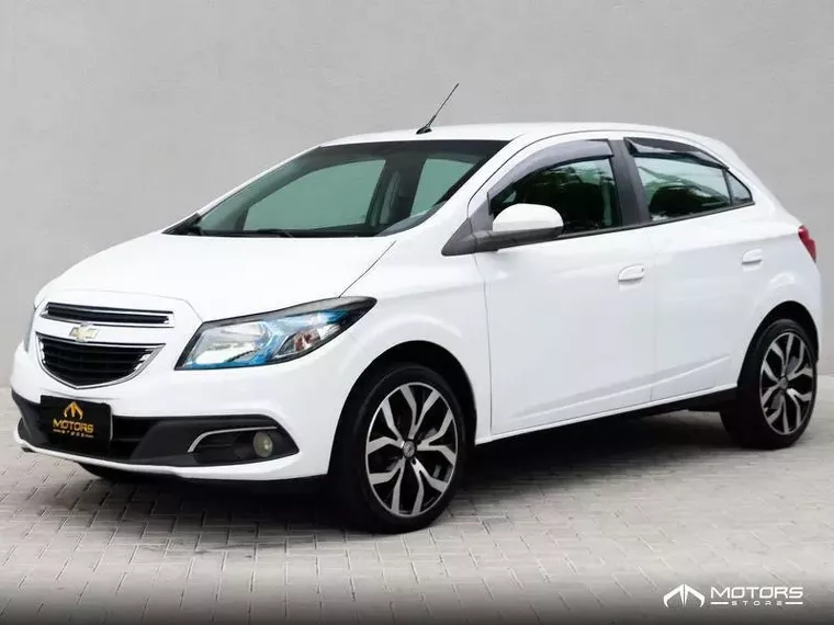 Chevrolet Onix Branco 1