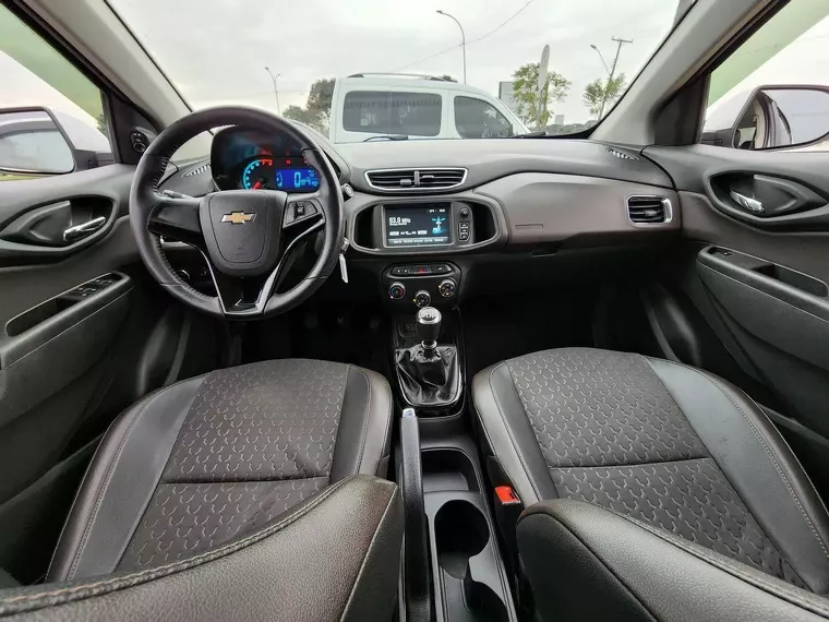 Chevrolet Prisma Branco 9