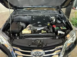 Toyota Hilux SW4