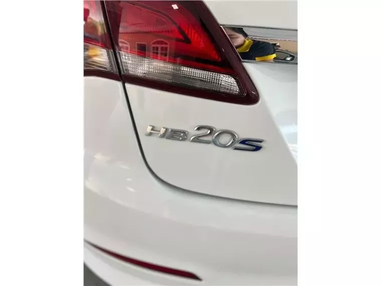 Hyundai HB20S Branco 12