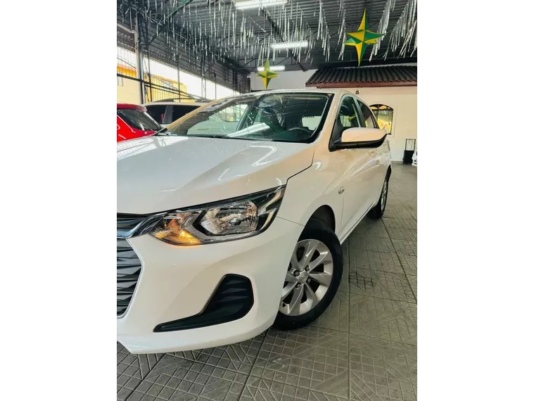 Chevrolet Onix Branco 11