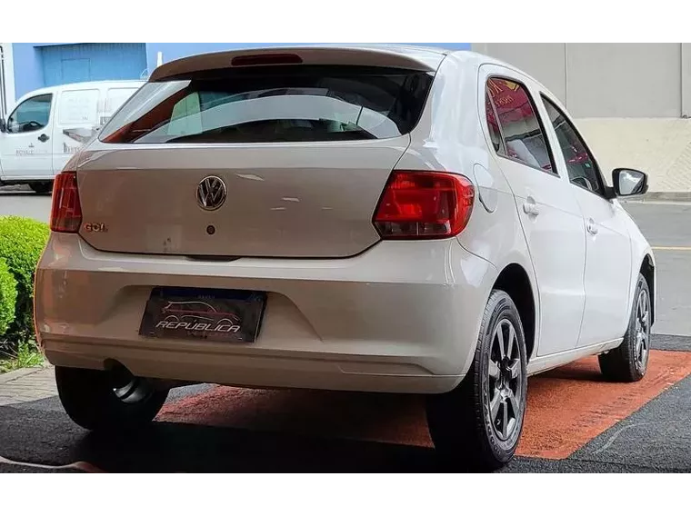 Volkswagen Gol Branco 4