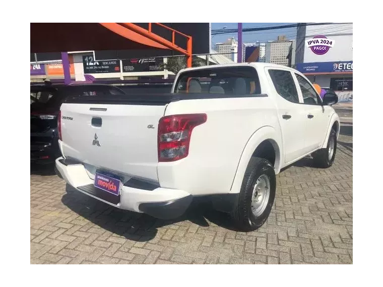 Mitsubishi L200 Branco 5