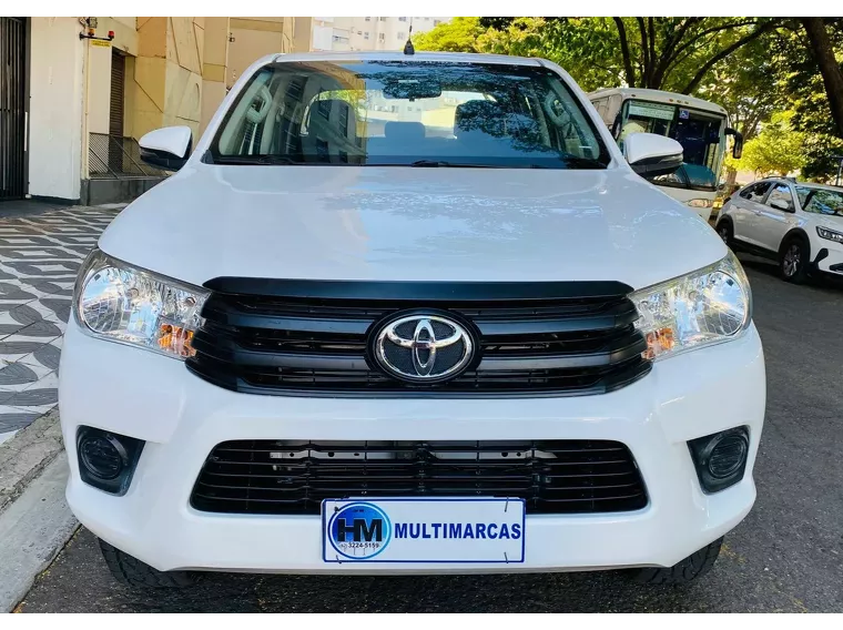 Toyota Hilux Branco 6