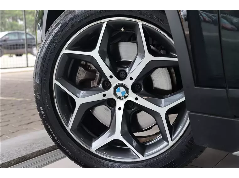 BMW X1 Preto 6