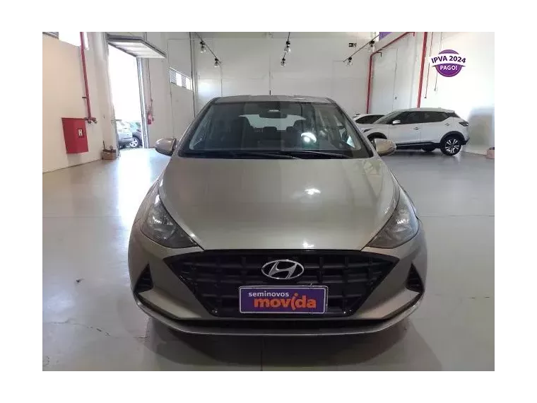 Hyundai HB20 Prata 6