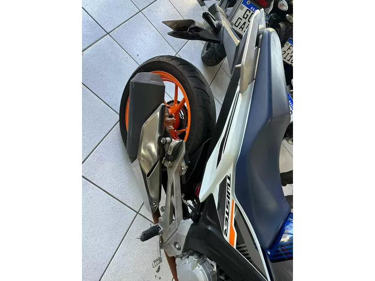 Honda CB Twister Azul 2