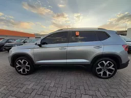 Volkswagen Taos