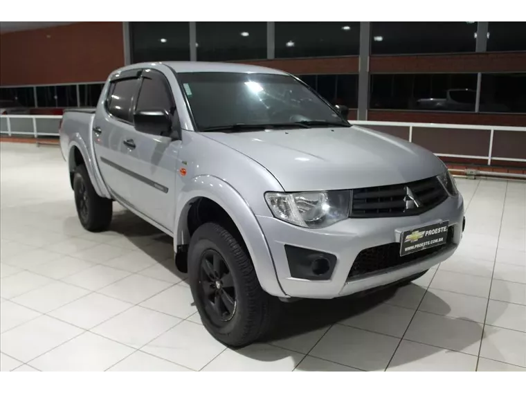 Mitsubishi L200 Triton Prata 1