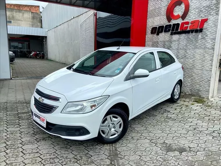 Chevrolet Onix Branco 4