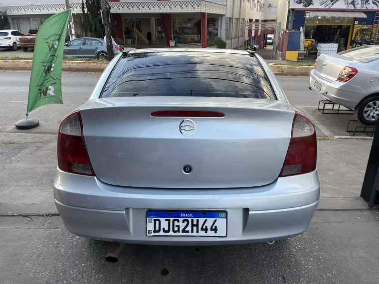 Chevrolet Corsa Prata 5