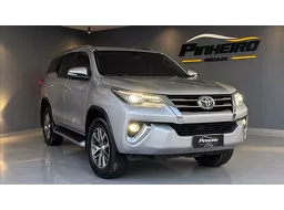 Toyota Hilux SW4