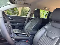 Jeep Commander
