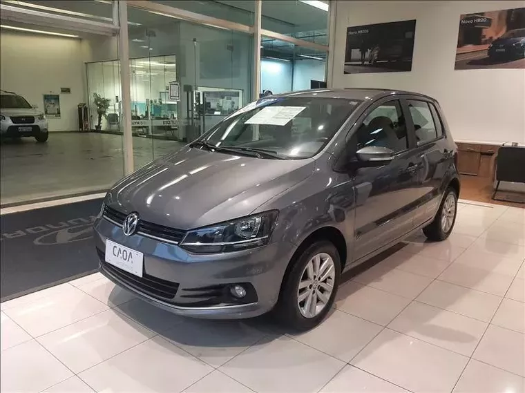 Volkswagen Fox Cinza 10