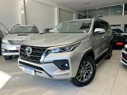 Toyota Hilux SW4
