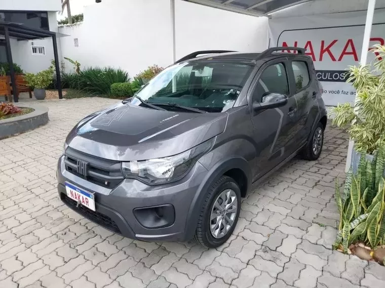 Fiat Mobi Cinza 1