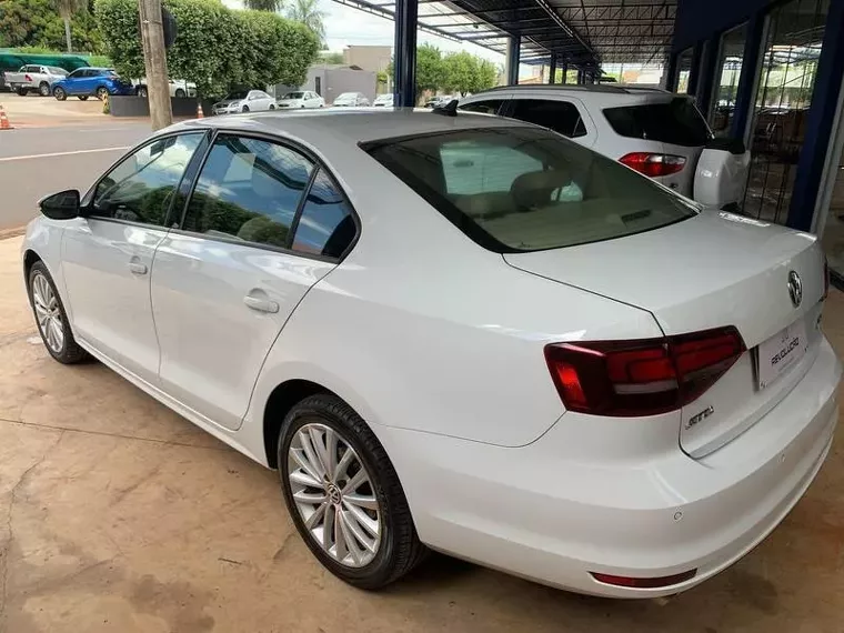 Volkswagen Jetta Branco 1