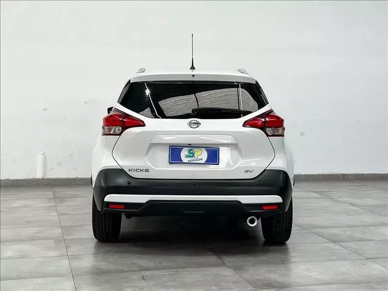 Nissan Kicks Branco 3