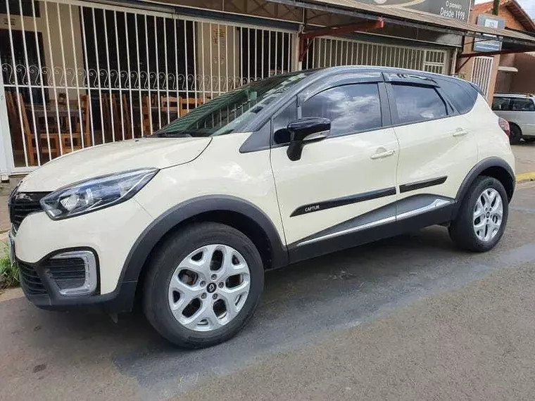 Renault Captur Bege 1