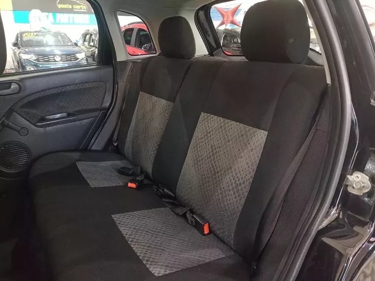 Ford Fiesta Preto 4