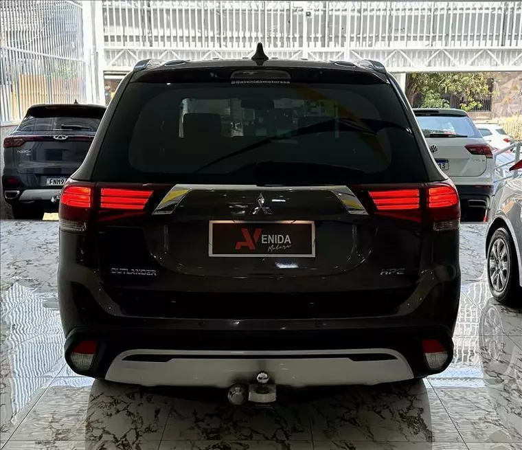 Mitsubishi Outlander Marrom 8