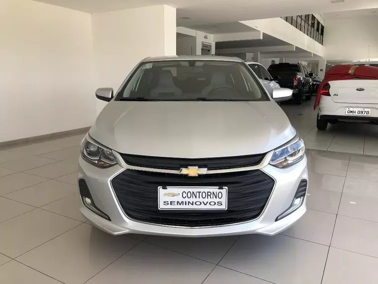 Chevrolet Onix Prata 10