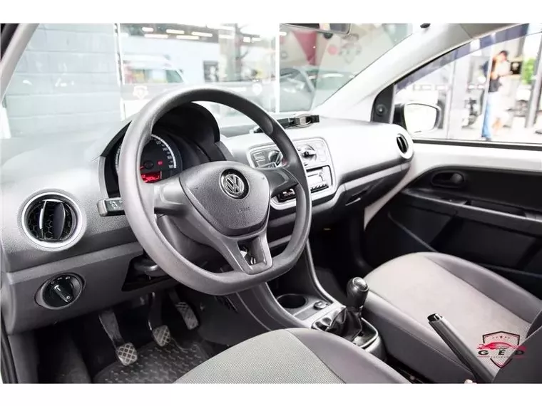 Volkswagen UP Branco 17