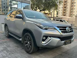 Toyota Hilux SW4