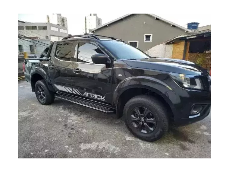 Nissan Frontier Preto 4