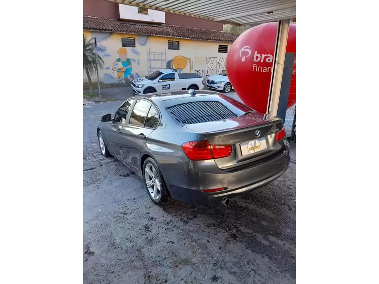 BMW 320i Cinza 18