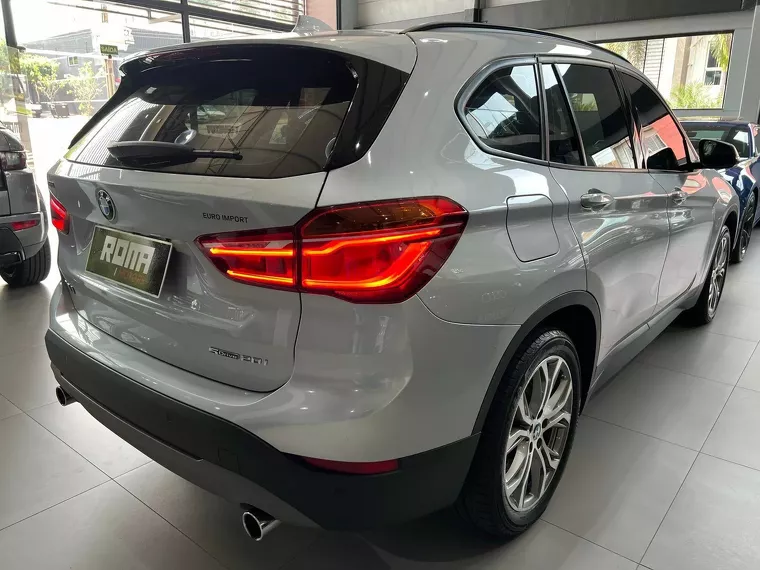 BMW X1 Prata 5