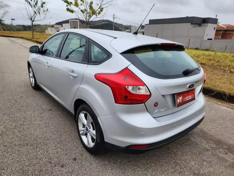 Ford Focus Prata 9