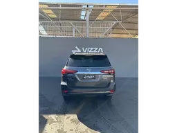 Toyota Hilux SW4