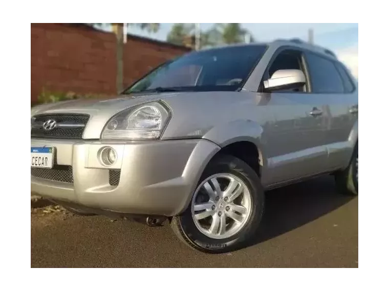 Hyundai Tucson Prata 4