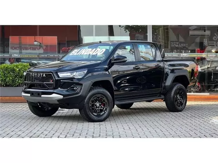 Toyota Hilux Preto 14