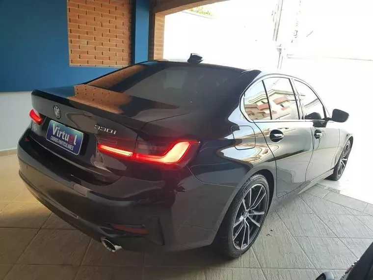 BMW 330i Preto 10