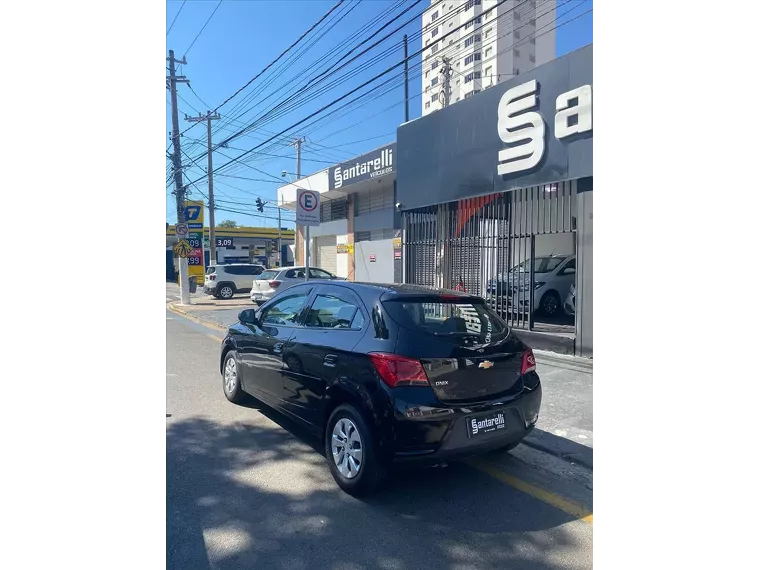 Chevrolet Onix Preto 7