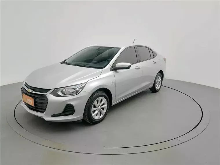 Chevrolet Onix Prata 1