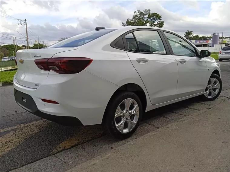 Chevrolet Onix Branco 15