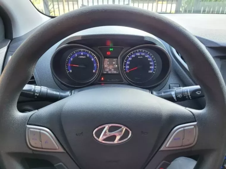 Hyundai HB20S Branco 2