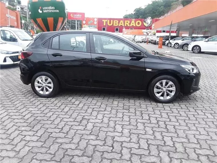 Chevrolet Onix Preto 11