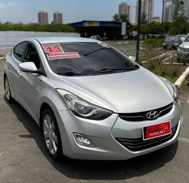 Hyundai Elantra Prata 16