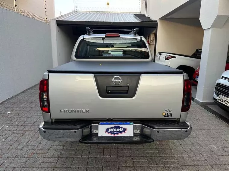 Nissan Frontier Prata 4